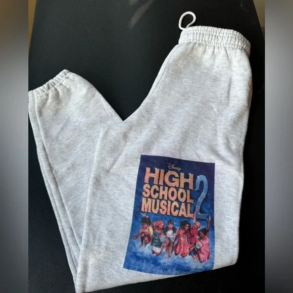 High School Musical 2 sweats - Picture 1 of 7